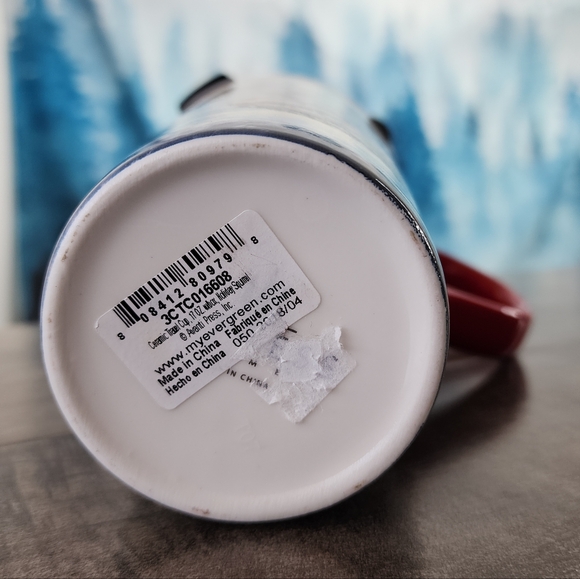 Cypress Holiday Winter Squirrel Ceramic 17.5 fl oz Travel Cup - Picture 10 of 15